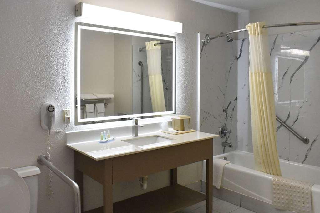 Quality Inn Manning I-95 Номер фото